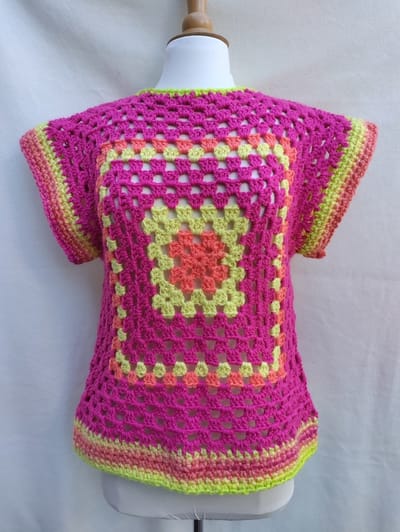 Handgemaakte trui / spencer korte mouw in roze, oranje, geel gehaakt