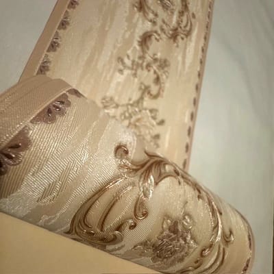 ROOSJES BEHANGRAND BEIGE GOUD CREME