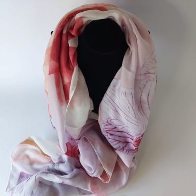 sjaal dames katoen viscose 50/50 – bloemenprint multi color – lichte zomersjaal met kleine franjes – kleurrijke en elegante lente sjaal