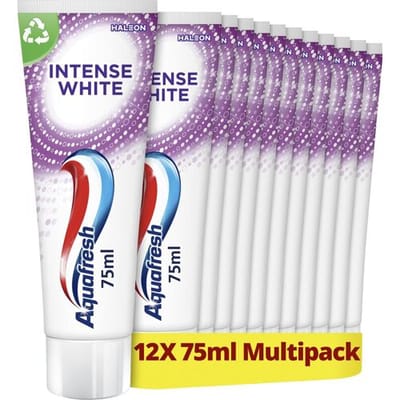 Aquafresh Intense White - Tandpasta - Whitening - Langdurig Frisse Adem - Sterke Tanden & Gezond Tandvlees - Verwijdert Vlekken & Houdt Tanden Wit - Bevat Fluoride - Frisse Smaak - Voordeelverpakking 12 x 75ml
