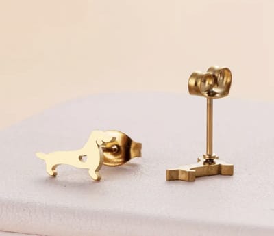 VIBE - Gouden oorbellen dames - teckel hond - schattige stuks - cadeau voor dierenvriend - Vibe - juweel - geschenk - klein