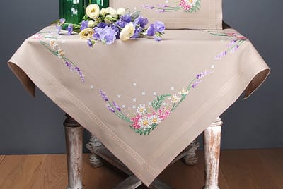 Vervaco - Tafelkleed kit - Lentebloemen - PN-0190850 - Borduren - Borduurpakket - Borduurpakket volwassenen - Borduurpakket kind