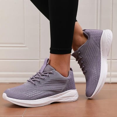 Nieuwe Dames Hardloopschoenen Duurzaam Mesh Oppervlak Design Ademend Geurwerend Antislip Zool Gym Training Tennis Bandjes Schoenen 36 gray