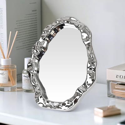 Elegante Make-up Spiegel met Stand, Irregulaire Vorm, Decoratief voor Slaapkamer en Badkamer, Perfect voor Schoonheid en Verzorging