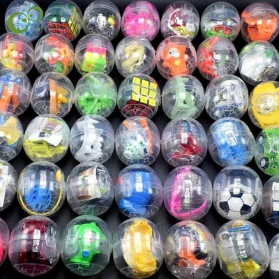 Lot de 5 ou 10 coquilles d'œufs transparentes de 55 mm, jouets assortis, cadeaux d'anniversaire pour enfants, récompenses pour la rentrée scolaire, cadeaux de kermesse 47mm x 55mm black
