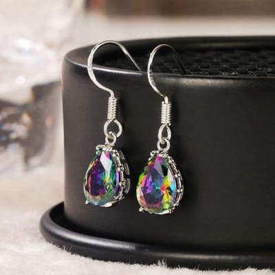Huitan Klassiek Vierklauw Design Multicolor CZ Oorknopjes Vrouwen Eenvoudig Stijlvol Vrouwelijke Accessoires Dagelijks Draagbaar Veelzijdige Sieraden gray