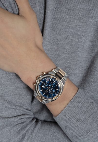 Gc Gc Ironclass Chrono Metal Quartz Chronograafhorloge Zilverkleurig En Roségoudkleurig Kast Gemaakt Van 100% Roestvrij Staal En Een Armband Van 100% Roestvrij Staal 43 Z32001G2MF