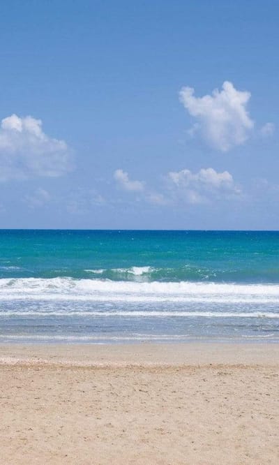 Fotobehang - Empty Beach 150x250cm - Vliesbehang