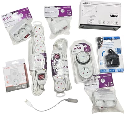 Energie Besparingspakket bestaande uit 10 Artikelen w.o. Stekkerblokken, Tijdschakelaar, Motion Sensor, Breedstraler met sensor (LET OP NIET GESCHIKT VOOR BELGIE)~ TOTALE VERKOOPWAARDE OP BOL 139,60