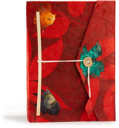 Lokta Notitieboek met Bloemenprint – Groot (21x15cm) – 45 bladzijden – Inclusief bladwijzer – Ruby