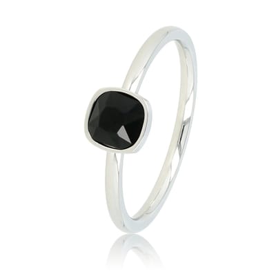 My Bendel - Fijne Zilverkleurige Aanschuifring met Vierkante Zwarte Glassteen - Zilverkleurige Ring met Vierkante Glassteen • Zwart - met Luxe Cadeauverpakking | Sieraden Voor Dames | Maat 20.00 Mm / Maat 63