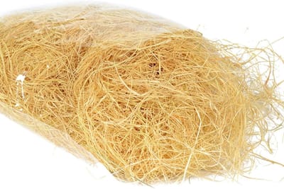 Raffia - Gras - Vogelhuisje Decoratie - Veelzijdig - Zacht - Herbruikbaar - 30g - Ideaal voor het inpakken van boeketten, het vullen van sieradenverpakkingen, het vullen van wijnkisten, het decoreren van geschenkdozen - Origineel Linnen