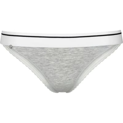 Tanga's Lisca Braziliaanse bikini Youthful Cheek