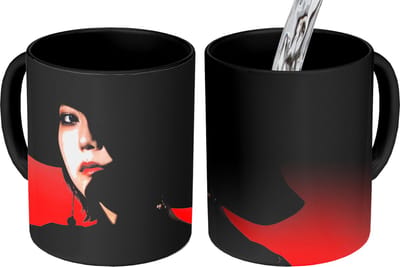 Magische Mok - Foto op Warmte Mokken - Koffiemok - Rood - Vrouw - Zwart - Portret - Magic Mok - Beker - 350 ML - Theemok