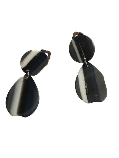 Petra's Sieradenwereld - Clipoorbel hanger blauw wit (356)