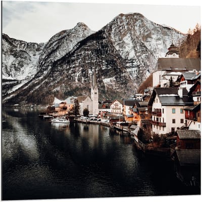 Dibond - Winters Dorpje - 80x80cm Foto op Aluminium (Met Ophangsysteem)