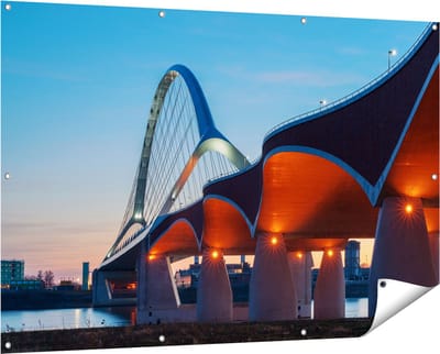 Gards Tuinposter Oversteek Brug in Nijmegen - 150x100 cm - Tuindoek - Tuindecoratie - Wanddecoratie buiten - Tuinschilderij