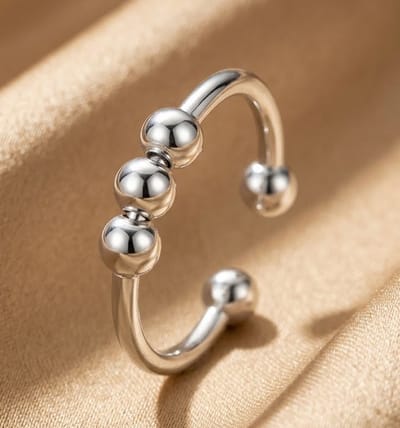 Lundholm Mira Ring Dames – Premium Stainless Steel Jewellery – Zilverkleurige Anxiety Ring met Schuifbare Ringetjes Fidget Spinner – Verstelbaar One Size – my Scandinavisch Design