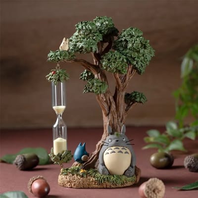 Studio Ghibli - My Neighbor Totoro - Beeld - Totoro en de magische Kamferboom diorama met zandloper
