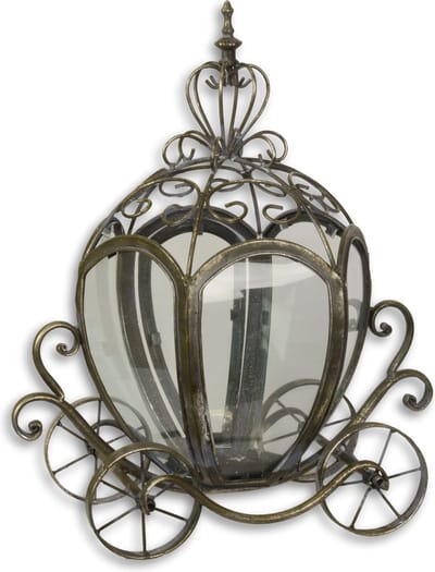 Assepoesters Koets tinnen Lantaarn - Klassieke - lantaarn - Koets windlicht - Glazen Koets - Lantaarn - vorm - van - koets - (hxbxd) 43cm x 22cm x 36cm