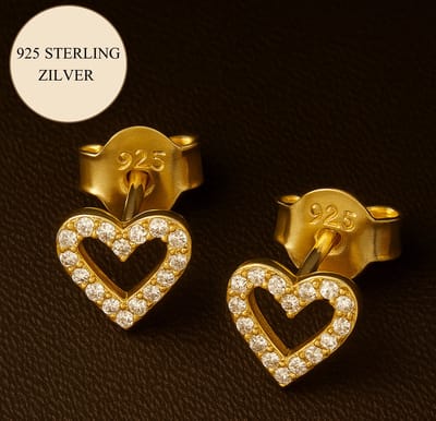 Lundholm Luxe Zilveren Oorknopjes Dames Hart Goud – 925 Sterling Zilver Gold Plated Jewellery – Kleine Zirkonia Hartjes Oorbellen my 6 mm – Verfijnd & Luxe – Cadeau voor Haar – Luxe Geschenkverpakking