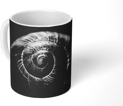 Mok - Koffiemok - Slak - Dieren - Zwart - Wit - Slakkenhuis - Mokken - 350 ML - Beker - Koffiemokken - Theemok