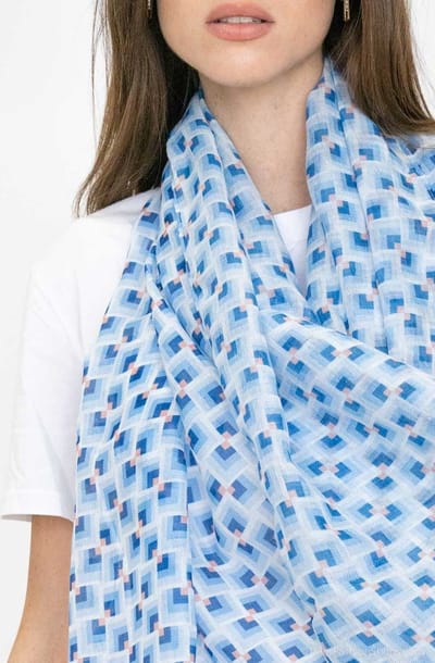 Lange dames sjaal Sien fantasiemotief geblokt motief blauw wit roze lichtblauw koningsblauw
