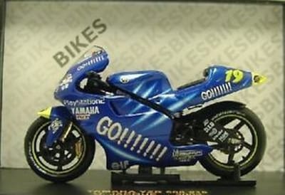 Yamaha YZR 500 #19 O. Jacque 2002 - 1:24 - IXO Models