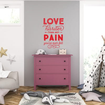 Muursticker - Love Harder Than Any Pain - 58 x 83 - Rood