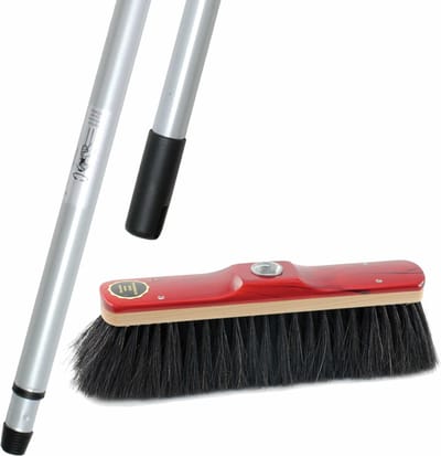 Sorex Binnen bezem rood gelakt 28 cm - met zwart paardenhaar - inclusief metalen telescoopsteel - zilver - 200 cm - Zachte bezems