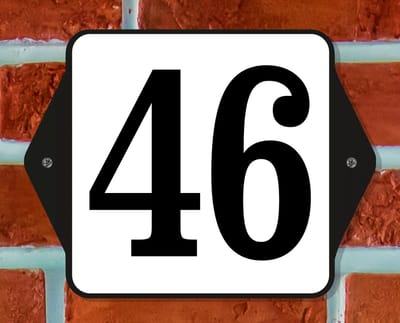 Huisnummerbord Klassiek - Nummer 46 - 14 x 11 cm - incl. bevestiging | - naambord - nummerbord - voordeur