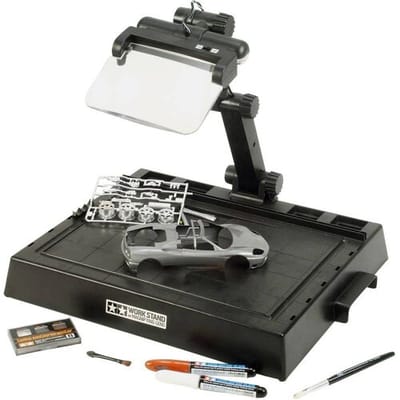 Tamiya Modelbouwpakket - 74064 Work Station with Magnifying Lens Houder - Tamiya - Modelbouw