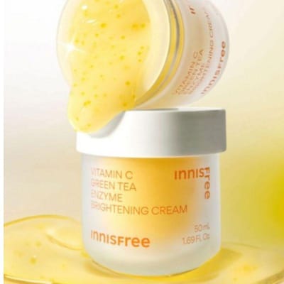 Innisfree Crème Tonifiante Vita C Enzyme de Thé Vert Taches Brunes (50 ml, 1 pièce) beige