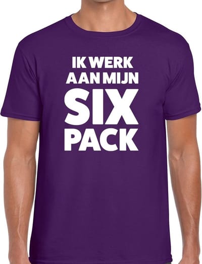 Ik werk aan mijn SIX Pack tekst t-shirt paars voor heren - heren feest t-shirts S