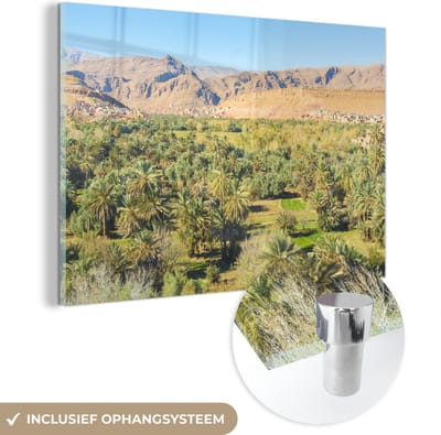 ® Glasschilderij 180x120 cm - Schilderij acrylglas - De beroemde oase in het midden van de Erg Chebbi in Marokko - Foto op glas - Muurdecoratie woonkamer - Wanddecoratie slaapkamer - Schilderijen