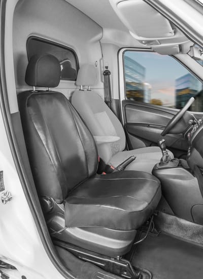 Walser Autostoelhoes Transporter Fit Kunstleer antraciet geschikt voor Opel Combo (X12) - 1 enkele zitplaats voorpassagier (armleuninguitsparing links)