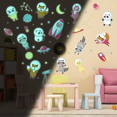 Lichtgevende sticker - ASTRONAUTDIEREN IN DE RUIMTE - Fluorescerende muur-/plafondsticker voor kinderen - 80x60cm