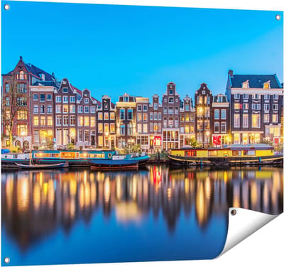 Gards Tuinposter Amsterdamse Huisjes in de Avond met Lichten - 100x80 cm - Tuindoek - Tuindecoratie - Wanddecoratie buiten - Tuinschilderij