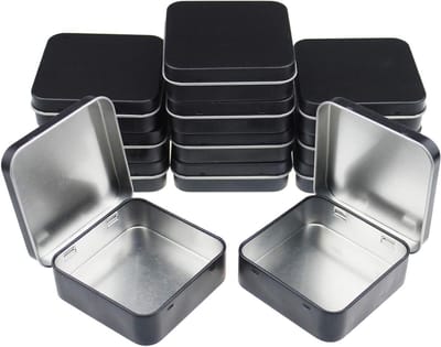 12 Stuks Vierkante Metalen Lege Blikken voor Thuisopslag - Organizer Mini Box met Scharnierdeksel, 7 x 7 x 2 cm (Zwart) - Ideaal voor Knutselen, Kruidenset en Opberging