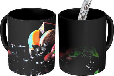 Magische Mok - Foto op Warmte Mokken - Koffiemok - Rustiek - Fruit - Kaas - Tafel - Stilleven - Magic Mok - Beker - 350 ML - Theemok