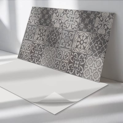 Wallfluent Vinyl Wandpaneel - 3x3 tegelpatronen PVC Muurpaneel - 120 cm x 60 cm - Grijs PVC wandpaneel - 1 stuk - Rechthoekig Wandbekleding Vinyl - Texturen Wandpaneel - Zelfklevende Wandbekleding - Wandpaneel Keuken en Badkamer
