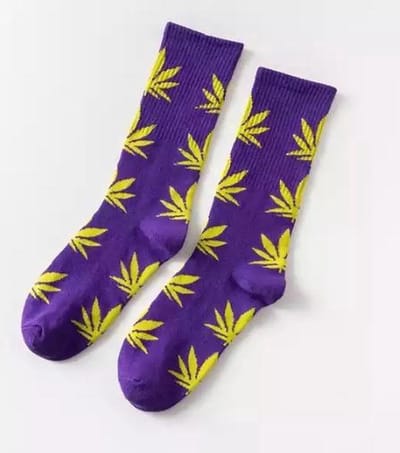 Jumada's - Wietsokken - Cannabissokken - Wiet - Cannabis - paars-geel - Unisex sokken - Maat 36-45
