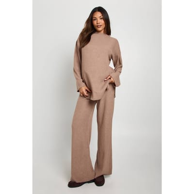boohoo Dames Zwangerschaps-geborstelde ribtop met hoge hals en loungebroek set | Camel | Maat: 44