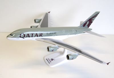 schaalmodel vliegtuig Qatar Airways Airbus A380 schaal 1:200 lengte 36,37cm