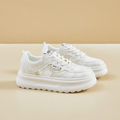 Été Nouveaux Petites Chaussures Blanches Femme Augmentant la Hauteur Maille Respirante Chaussures de Planche Chaussures Tendance Chaussures Décontractées Mode à Plateforme 40 or