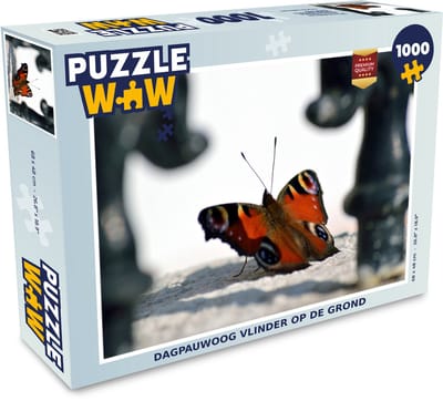 Puzzel Dagpauwoog vlinder op de grond - Legpuzzel - Puzzel 1000 stukjes volwassenen