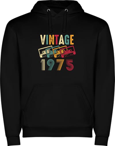 Zwarte unisex hoodie met “ Kleurrijke Vintage 1975 – Leeftijd – Verjaardag – Humor – Cassettebandje “ Print Full Color Color merk Roly maat S
