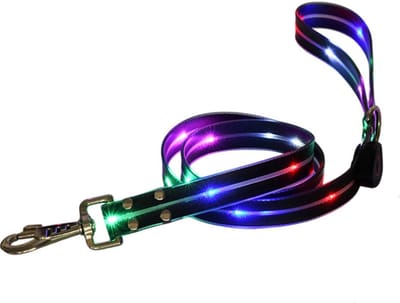Rieba® Hondenriem Lichtgevend - USB Oplaadbaar - Multicolor LED - 120cm - PVC – Inclusief Oplaadkabel - Hoge Kwaliteit - Zeer Sterk - Lichtgevende Hondenlijn – Looplijn – Riem Hond - Voor Training en Wandelen – Fijn in de Hand - 3 cm Breed – Zwart