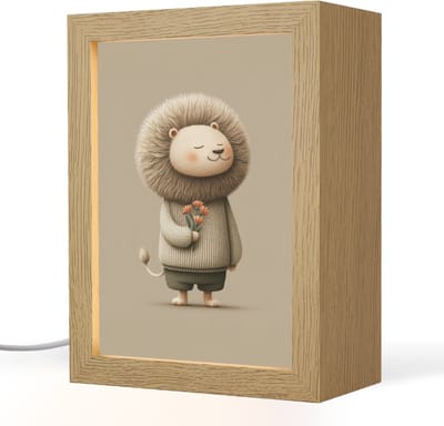 Nachtlampje 15x20 cm - Kinder lampje - Leeuw - Oranje bloemen - Vriendelijk - Tafellamp kinderkamer - Slaapkamer lamp - Bedlamp kinderen - Kinderlampje stopcontact - Wandlamp babykamer - Nachtlampjes