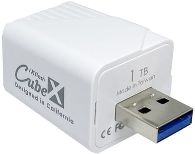 Back-up foto's en video terwijl je jouw telefoon oplaadt iXflash CUBE 1024GB USB-A PioData